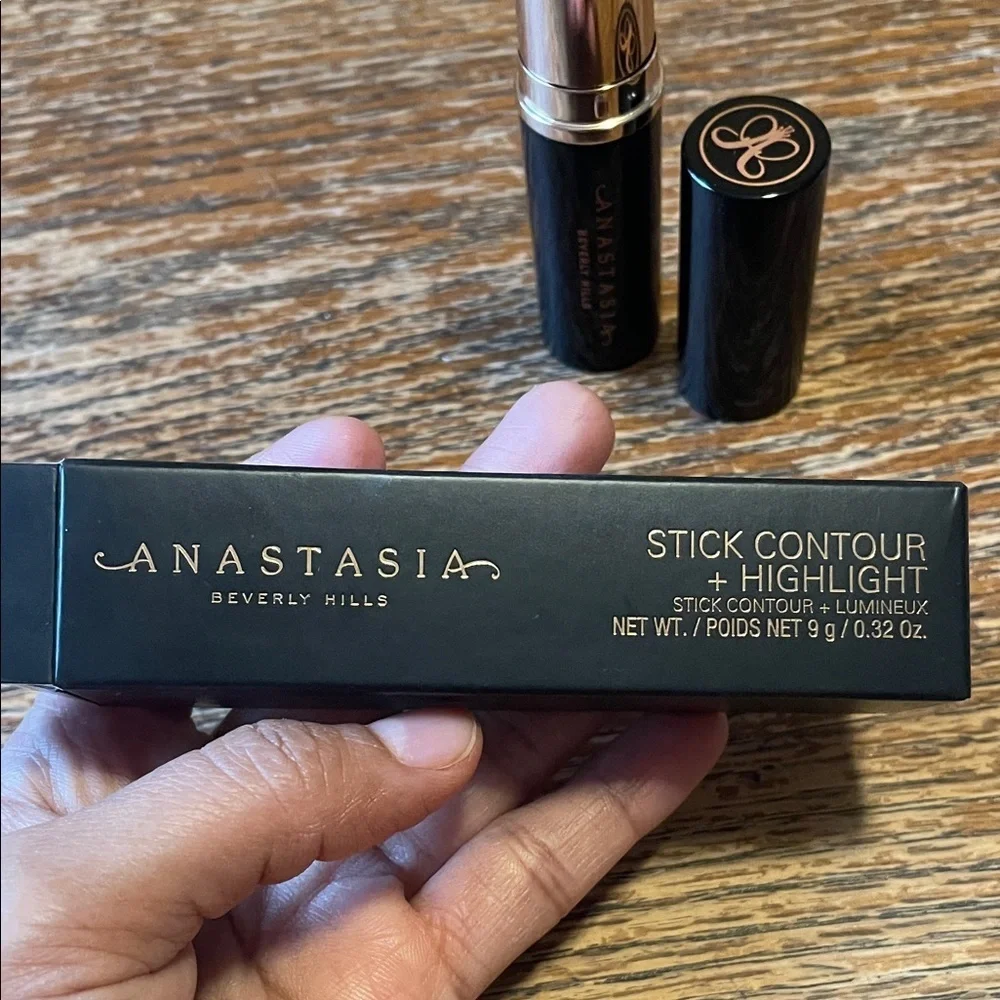 Anastasia Beverly Hills Stick Contour in Rich Brown